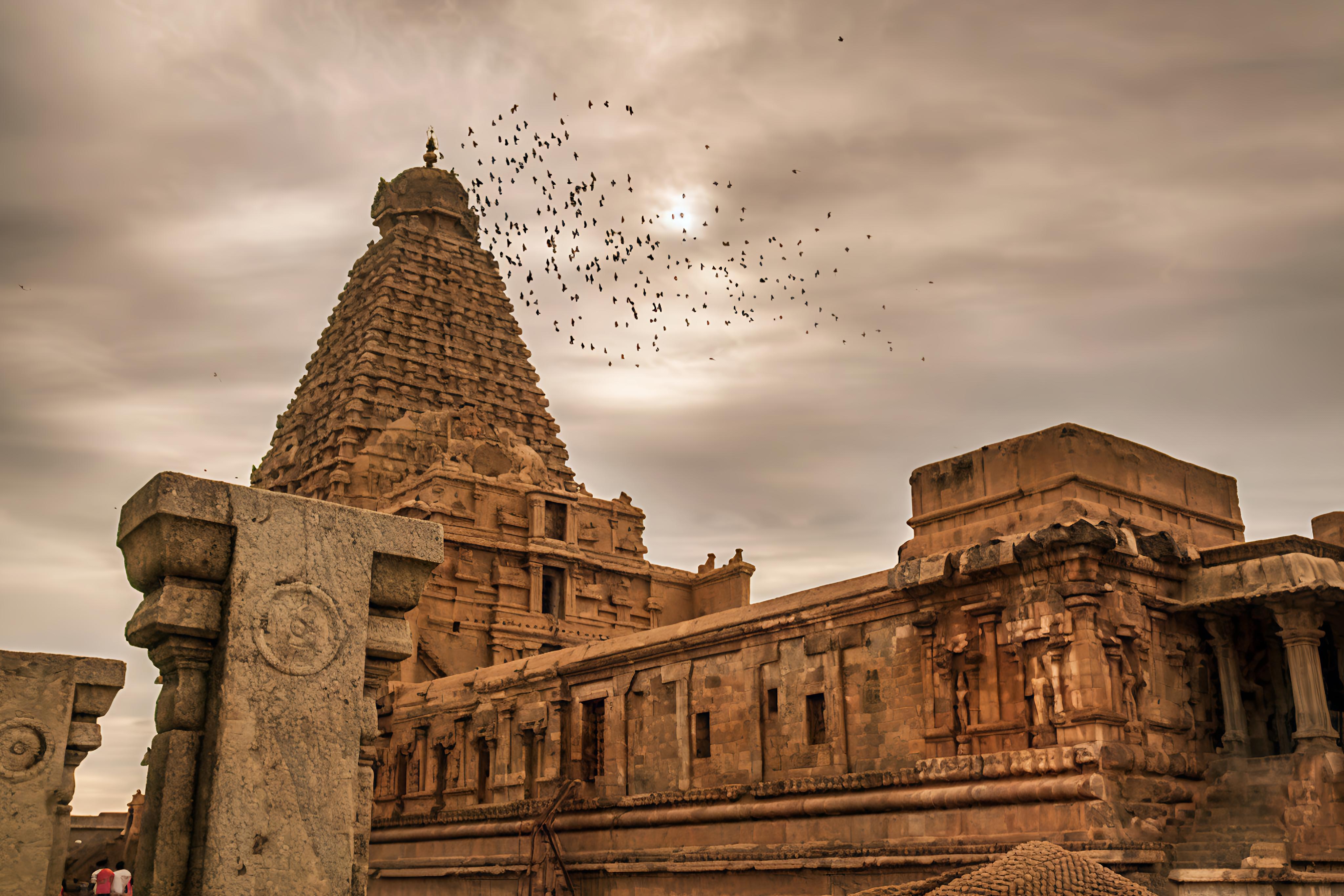 Thanjai kovil